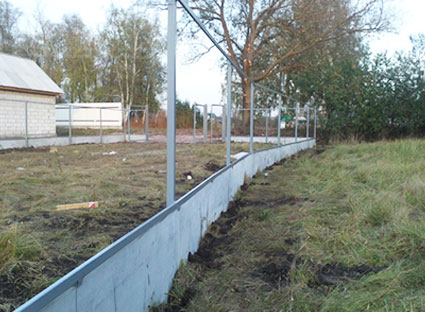 zabor iz profnastila fundament shifer legkobud